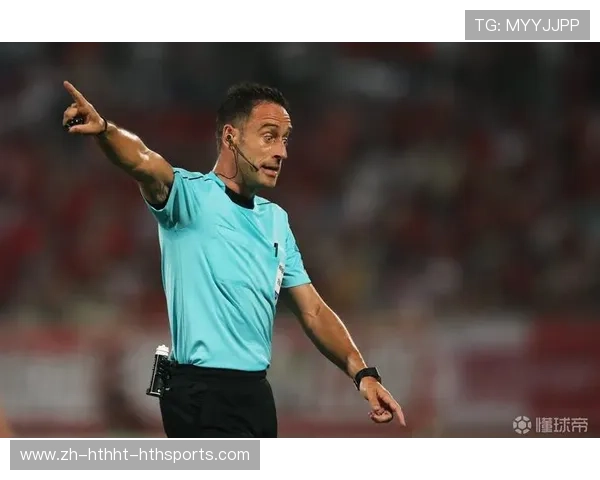 足球频道：VAR时代下的裁判博弈论